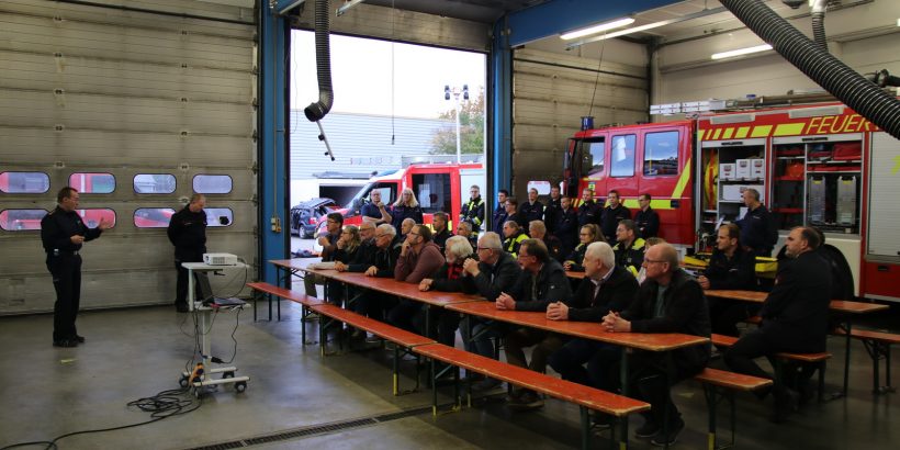 Der Gemeinderat Dornstadt informierte sich am 15.10.2019 zur Austattung der Feuerwehren Dornstadts.